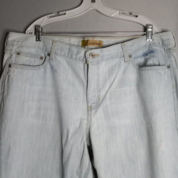 Old Navy Low waist Boy-Cut Distressed Light Wash Denim Women's Jeans Size 20 - Picture 4 of 9